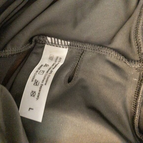 Chic Black Off-Shoulder Bodysuit – Puff Sleeve Glam (Size L) - Picture 3 of 3